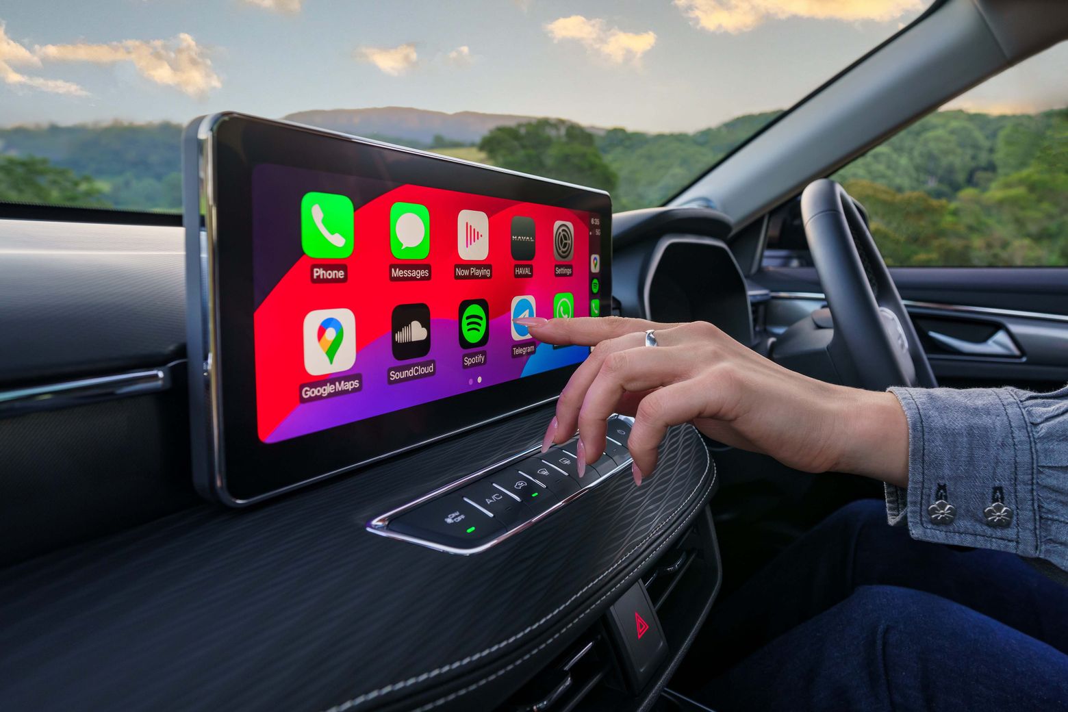 The infotainment screen in GWM's small SUV - Aurora Green GWM Haval Jolion Hybrid